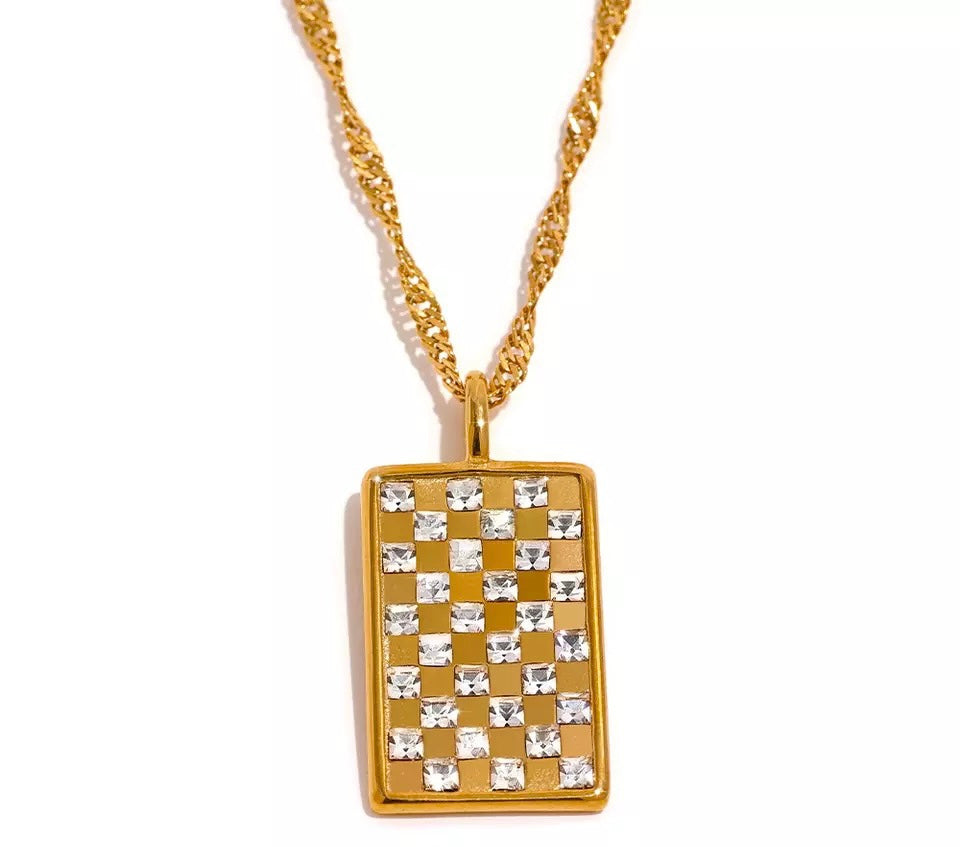 SEFAN NECKLACE